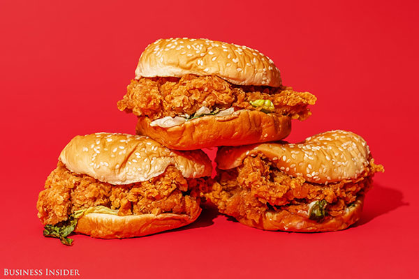 حقه جالب برند KFC Zinger برای بازاریابی و فروش بیشتر ساندویچ های خود