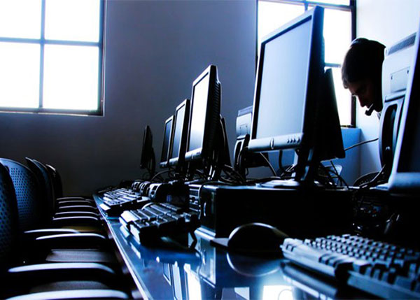 بخش فناوری اطلاعات برند
