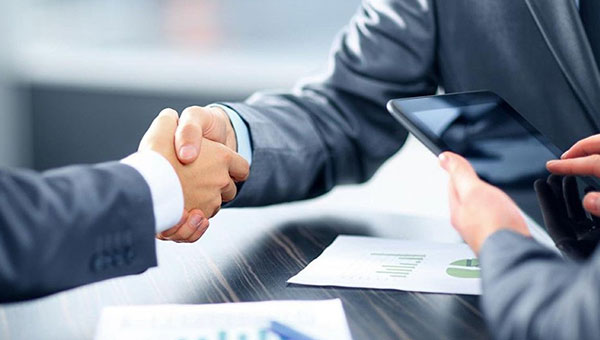 بازاریابی و عقد قرارداد با شرکت ها بزرگ